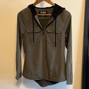 ALPHA FORWARD lightweight Shacket button down